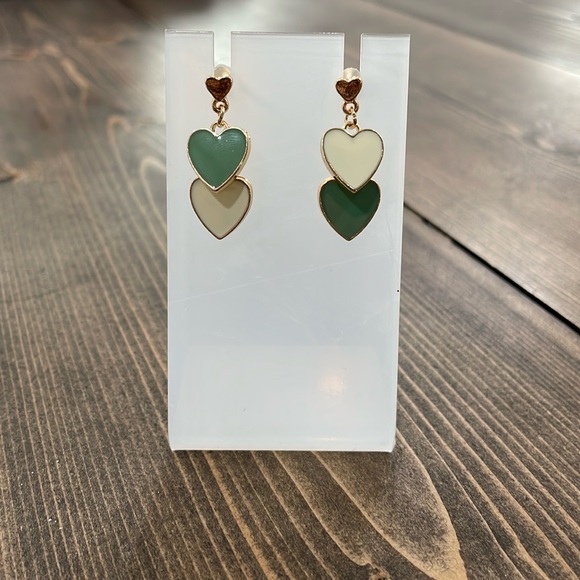 Jewelry - 🌟Host Pick🌟Double Heart Earrings